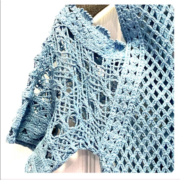 NWT Cute Crochet Cold Shoulder Dress - Picture 4 of 4